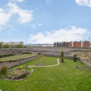 Roseangle Apartment